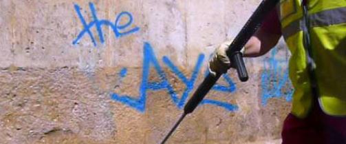 Limpiando grafitti