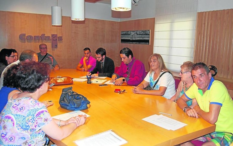 Reunión entre patronal y sindicatos