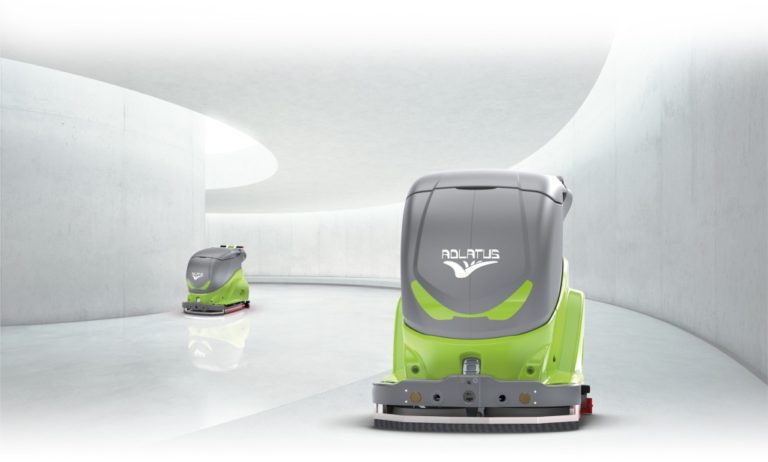 Fregadora robótica Adlatus Robotics