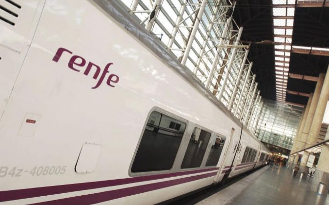 Renfe lanza el ‘macrocontrato’ de limpieza de todos sus trenes e instalaciones por 253 millones