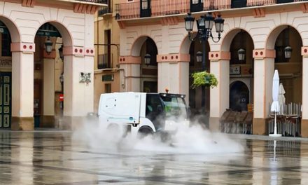 Nueva fregadora de limpieza a fondo de los pavimentos en Huesca