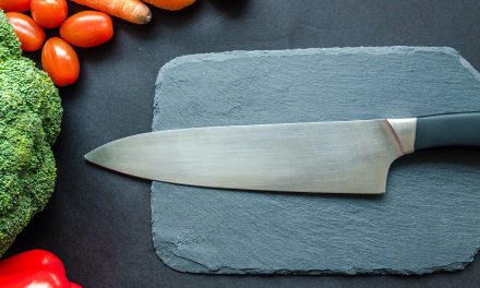 Cómo limpiar la tabla de cortar alimentos