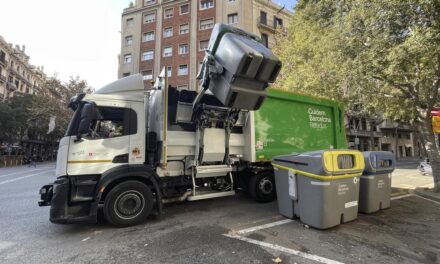 Polémica en Barcelona por el retraso de los camiones de basura