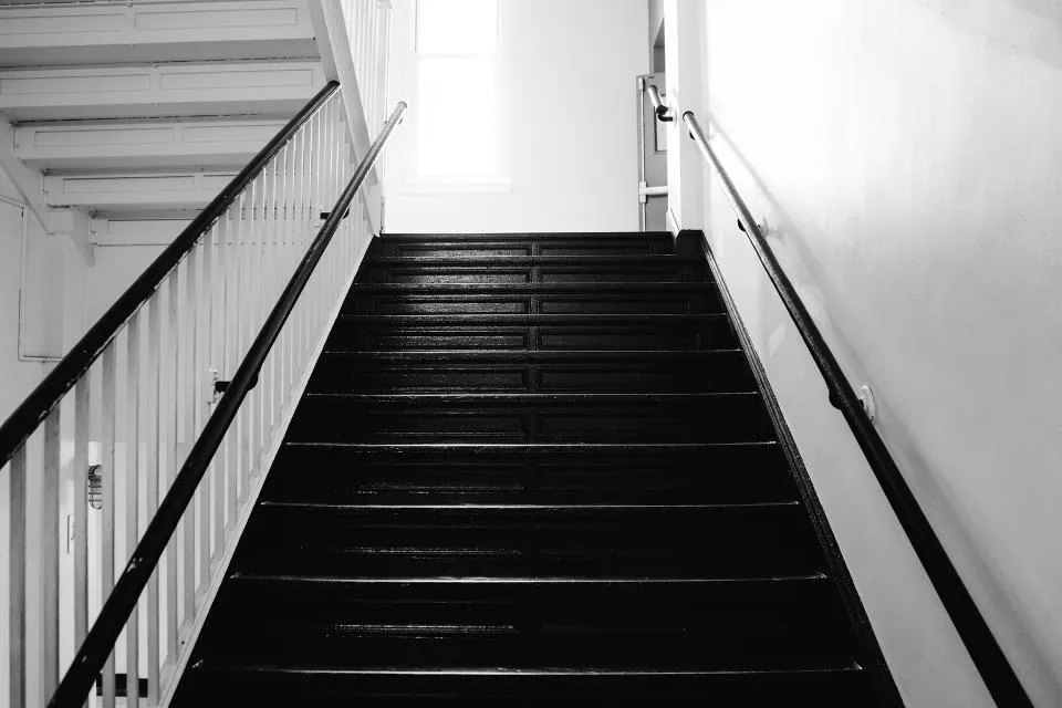 Escalera de un edificio de viviendas