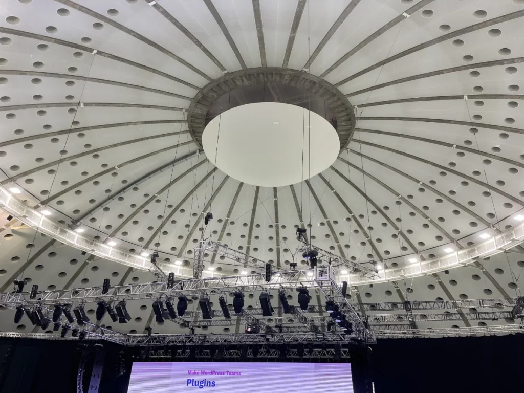 Cúpula de un centro de congresos