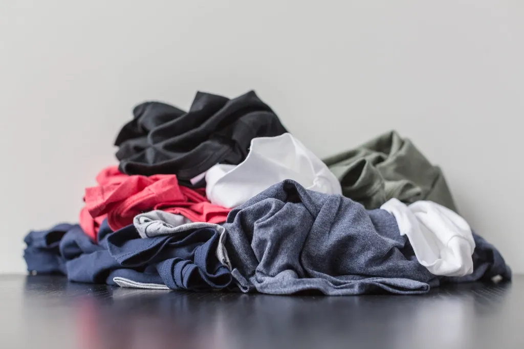 Montón de ropa sucia para lavar