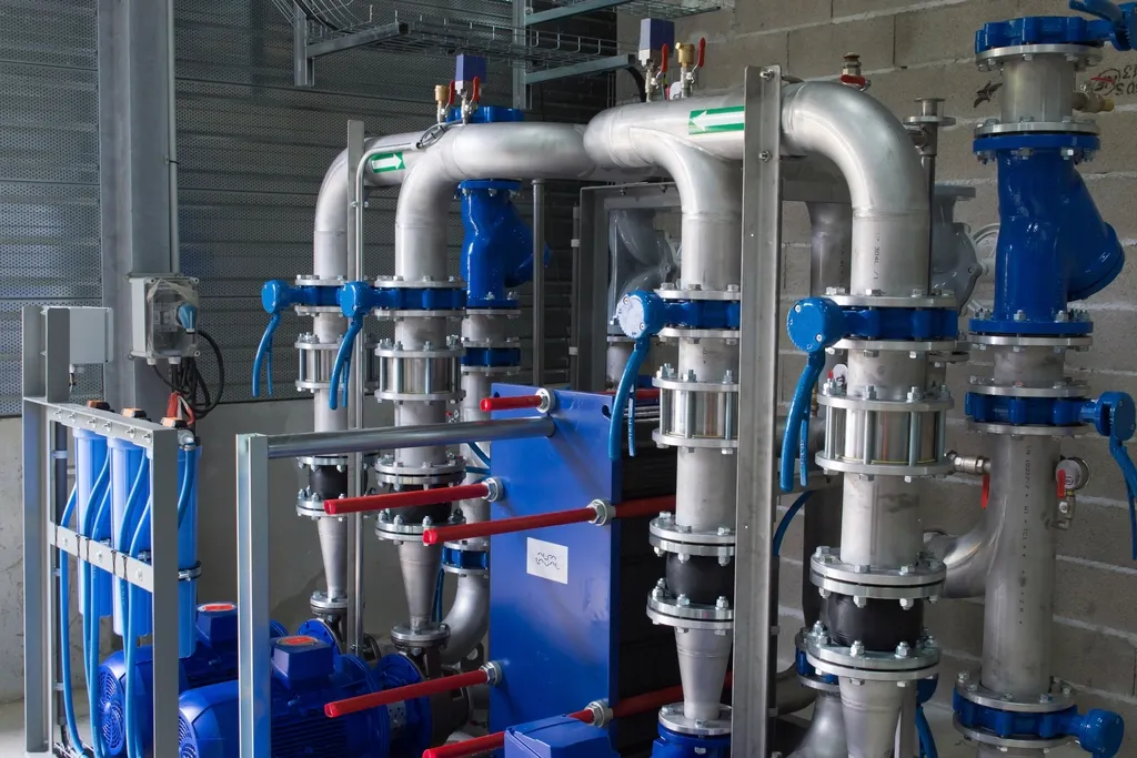 Tuberías de acero en una instalación industrial