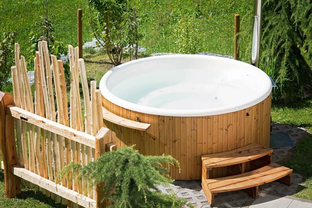 Bañera de hidromasaje de madera