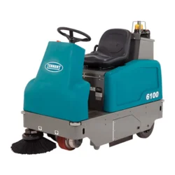 6100 Barredora de suelo subcompacta de batería con conductor sentado