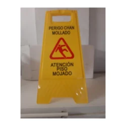 Señal de advertencia suelo recién fregado